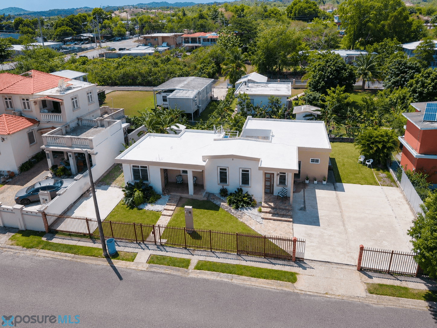 305 Betances